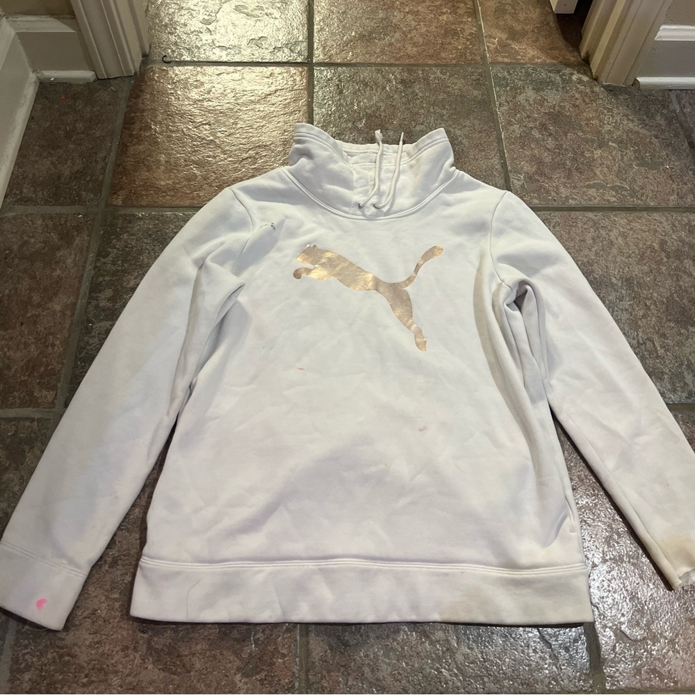 Puma sweatshirt. Size medium